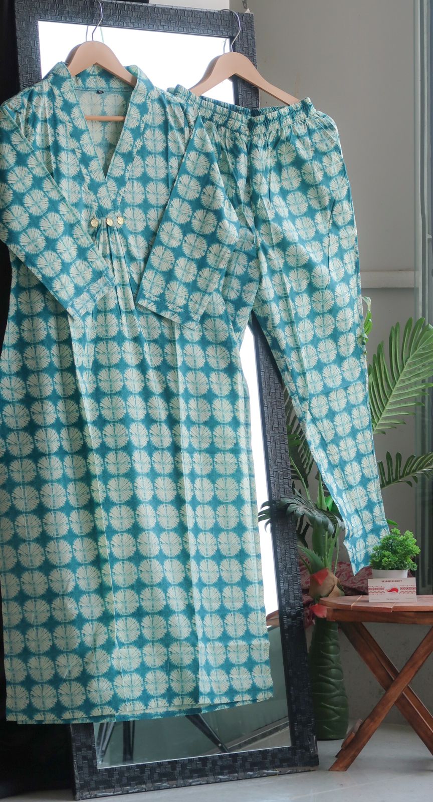 Maanvi Chic Suit Set