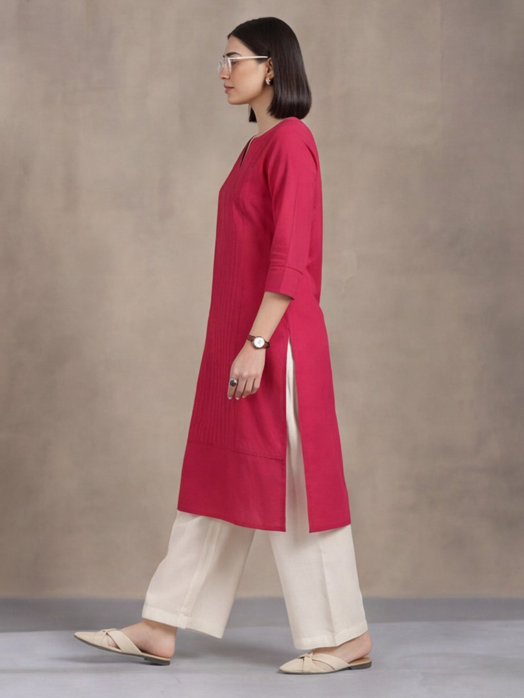 Jaipur Kurti Women's Solid Straight Pure Cotton Kurta Fuchsia