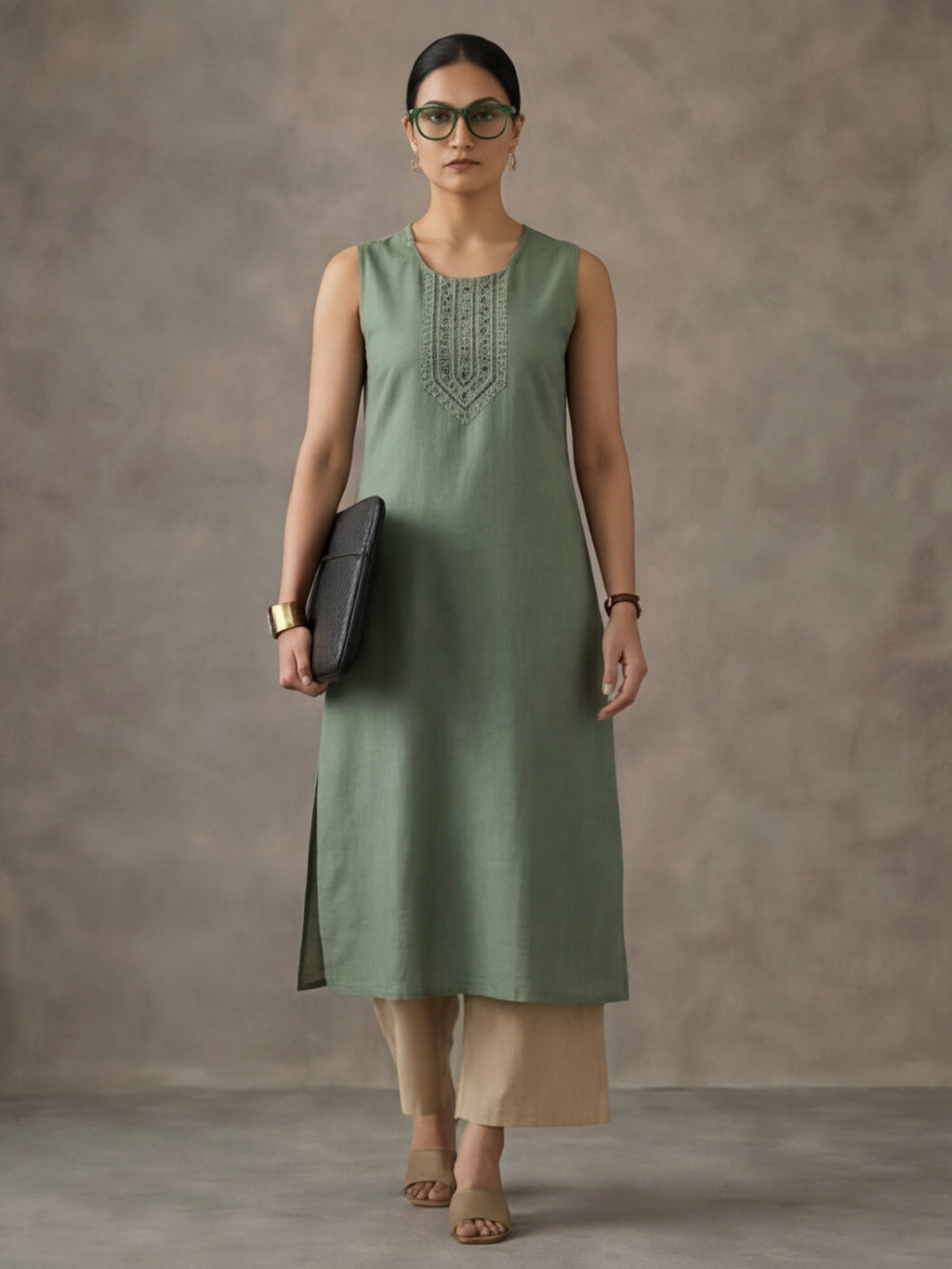 Jaipur Kurti Women's Embroidered Straight Sleeveless Kurta Green