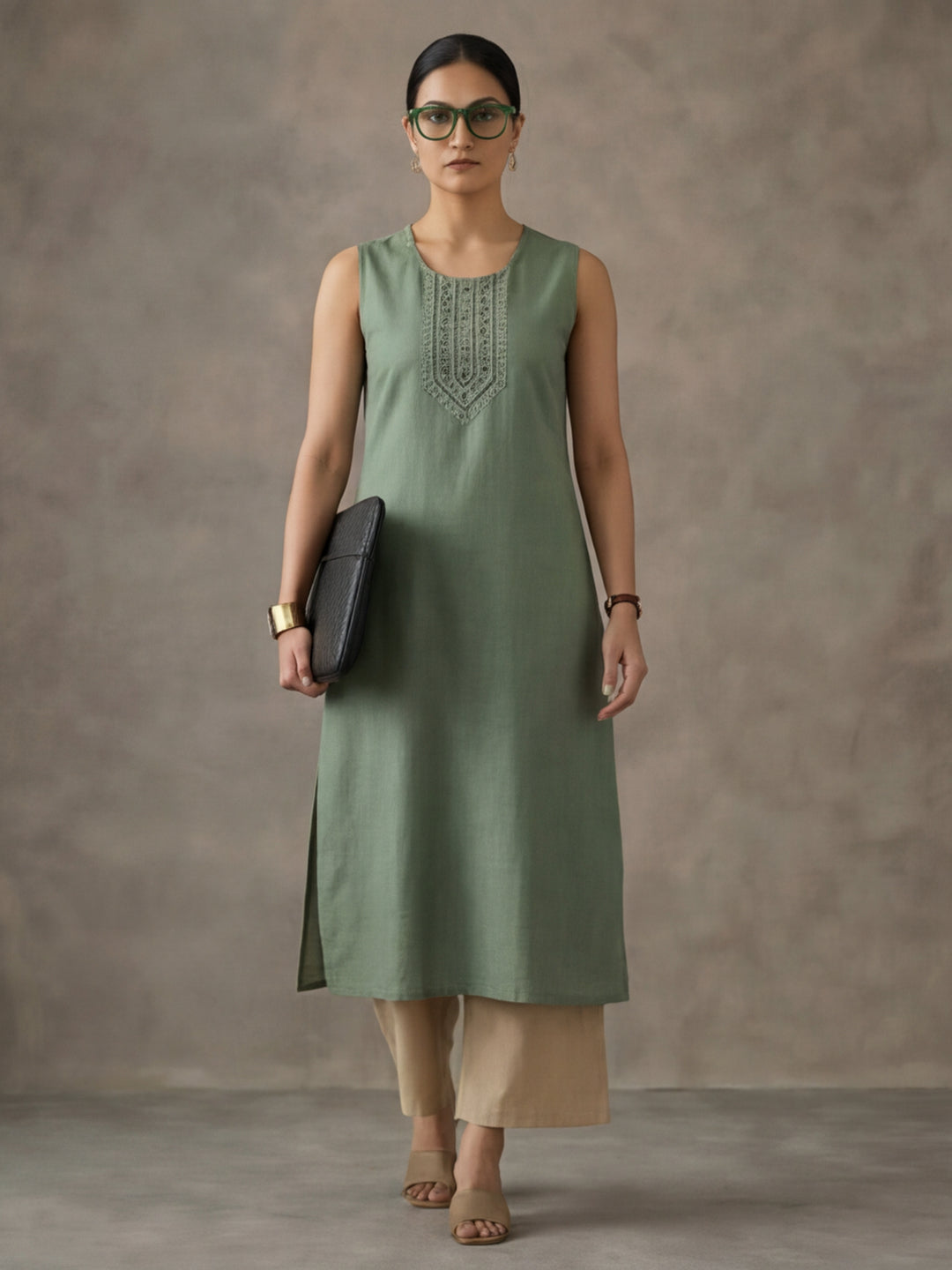 Jaipur Kurti Women's Embroidered Straight Sleeveless Kurta Green
