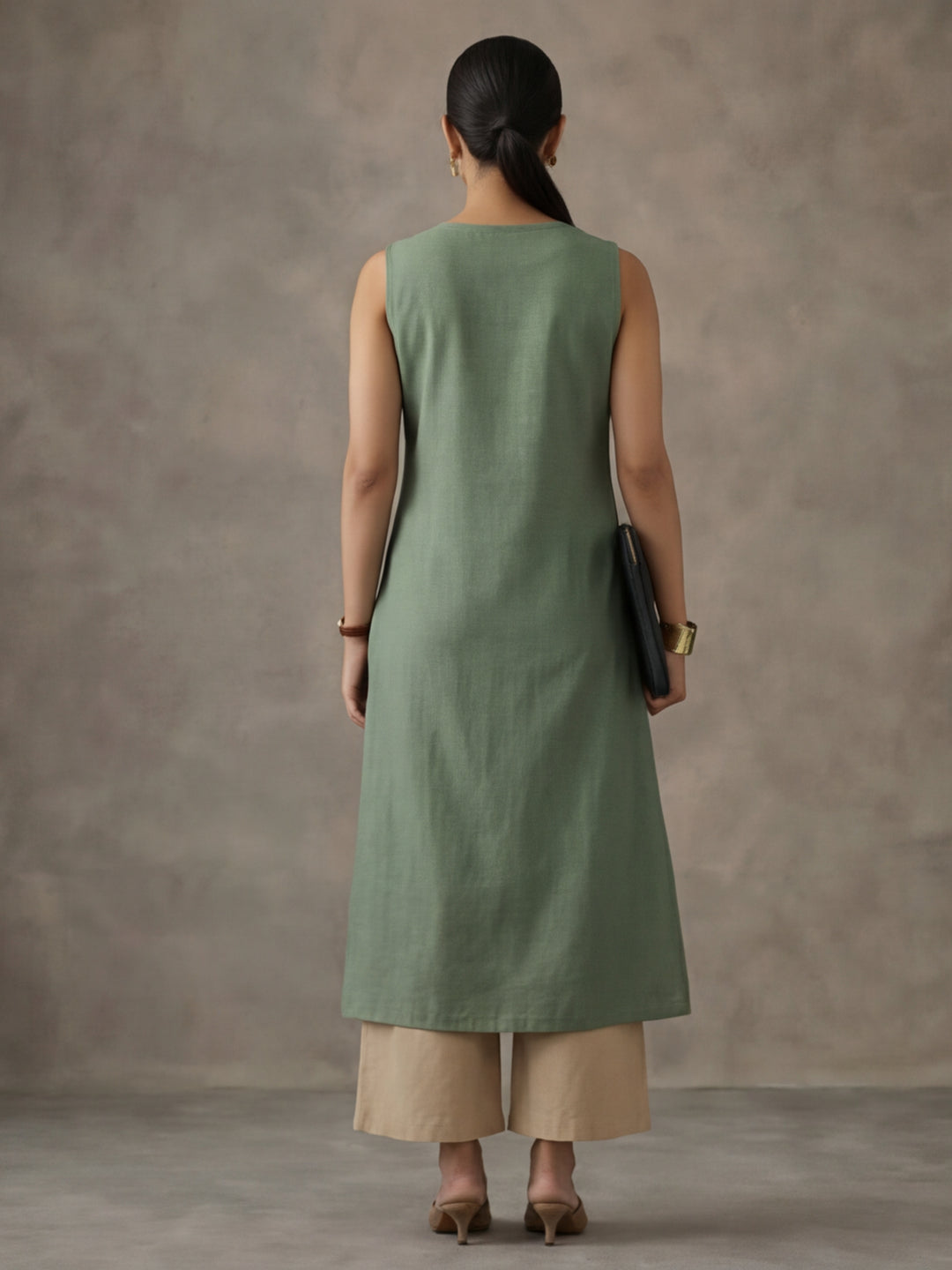 Jaipur Kurti Women's Embroidered Straight Sleeveless Kurta Green