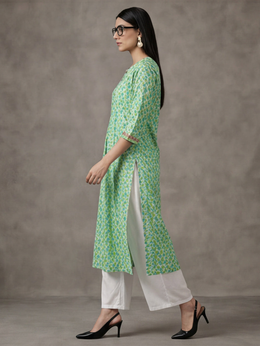 Jaipur Kurti Women's Floral Printed Straight Pure Cotton Kurta Green