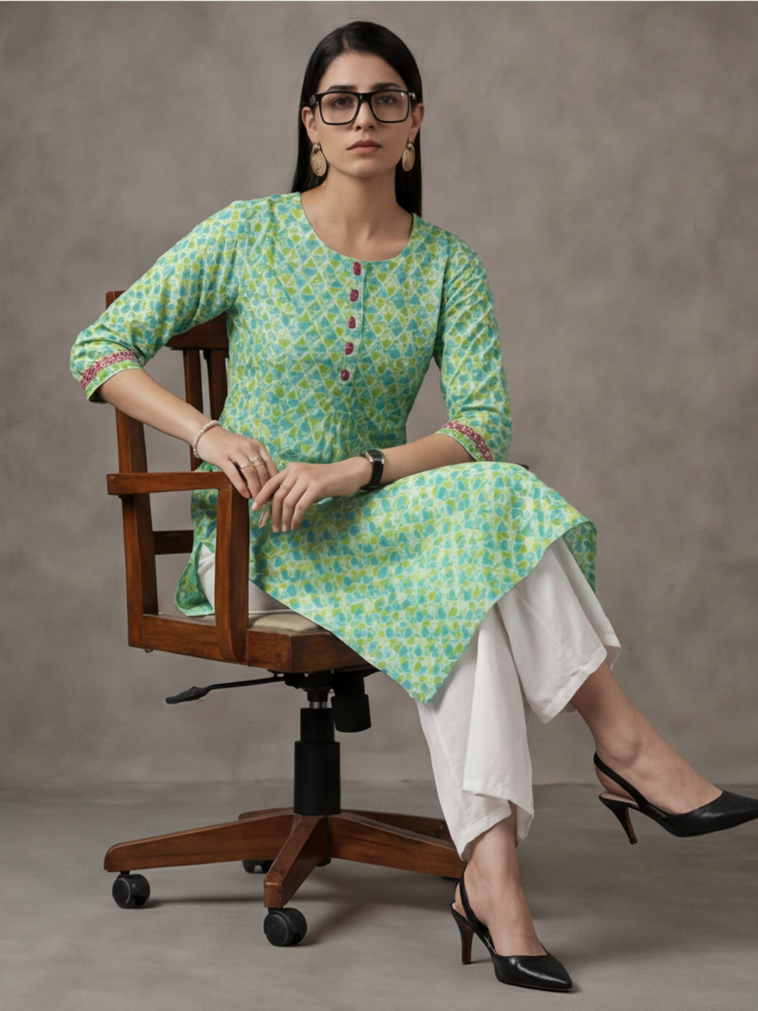 Jaipur Kurti Women's Floral Printed Straight Pure Cotton Kurta Green