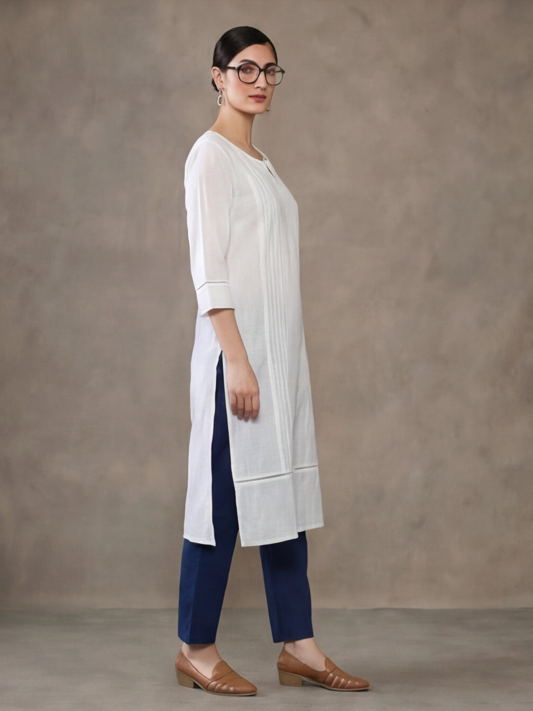 Jaipur Kurti Women's Pin Tucks Straight Cotton Kurta White