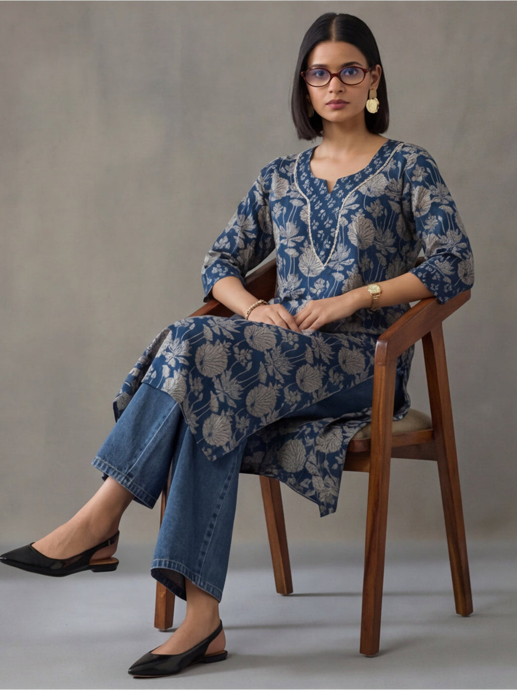 Jaipur Kurti Women's Floral Embroidered Straight Pure Cotton Kurta Navy Blue
