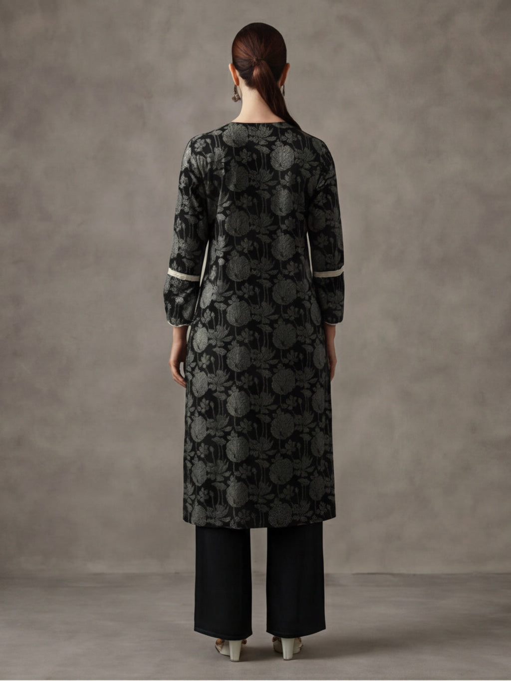Jaipur Kurti Women's Floral Embroidered Straight Pure Cotton Kurta Black