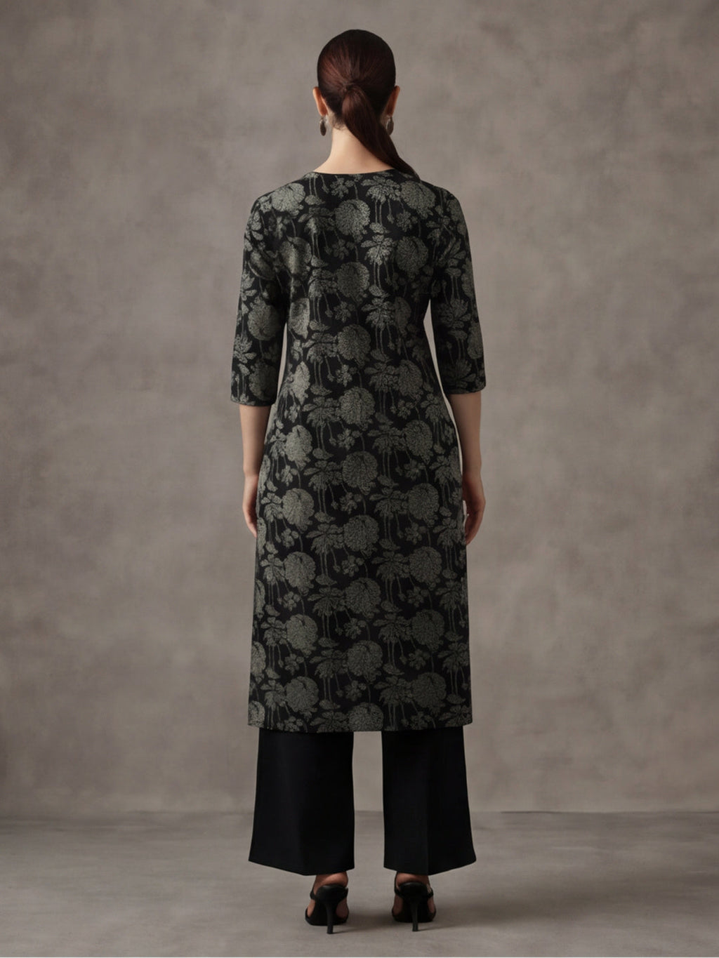 Jaipur Kurti Women's Floral Embroidered Straight Pure Cotton Kurta Black