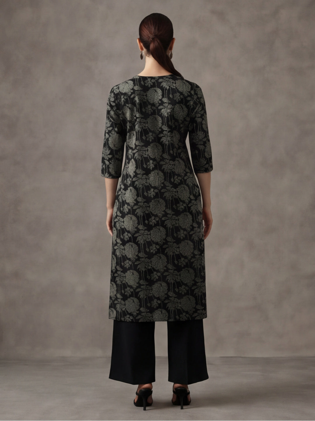 Jaipur Kurti Women's Floral Embroidered Straight Pure Cotton Kurta Black