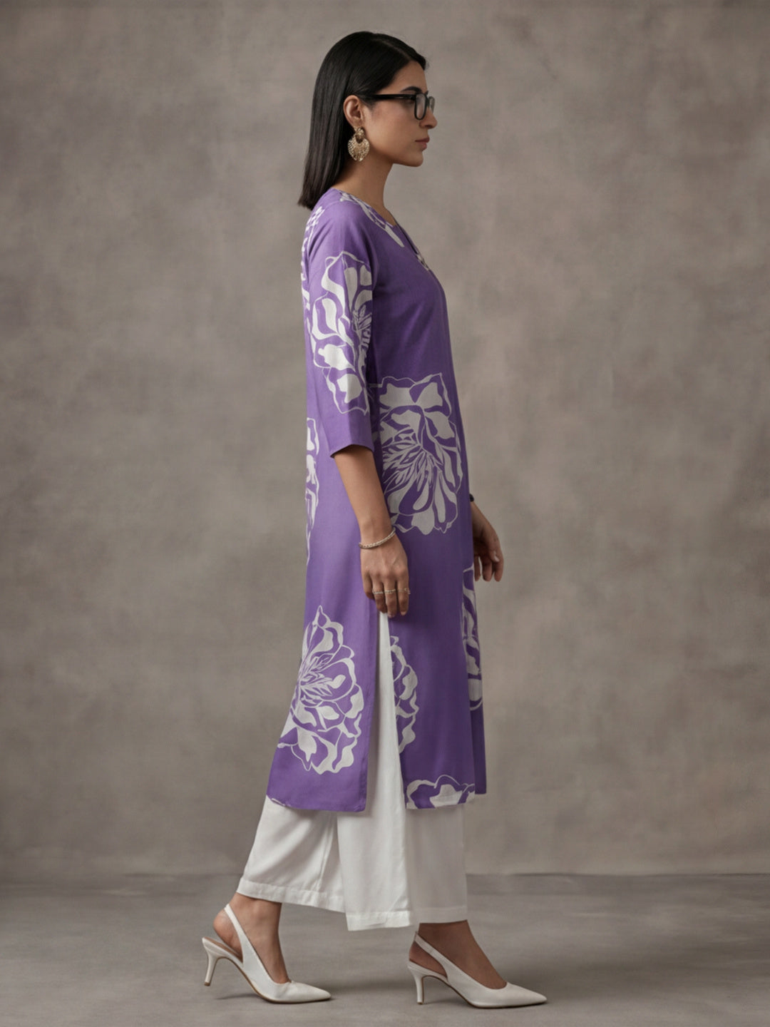 Jaipur Kurti Women's Floral Embroidered Straight Pure Cotton Kurta Purple