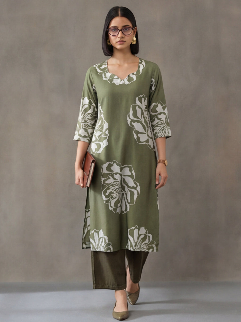 Jaipur Kurti Women's Floral Embroidered Straight Pure Cotton Kurta Green