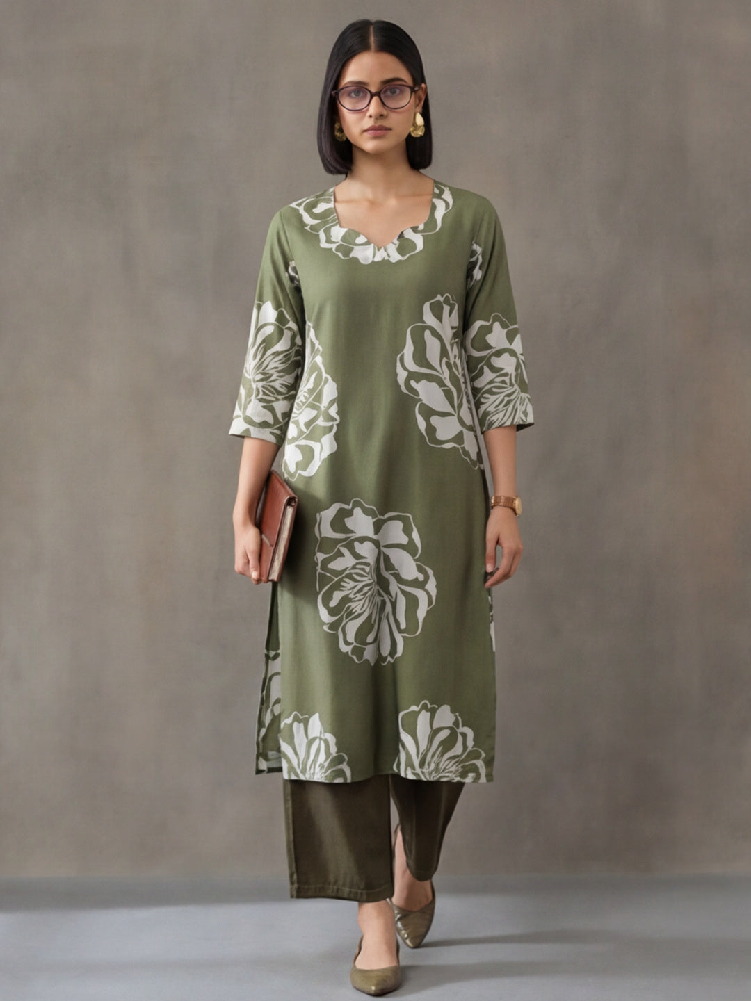 Jaipur Kurti Women's Floral Embroidered Straight Pure Cotton Kurta Green