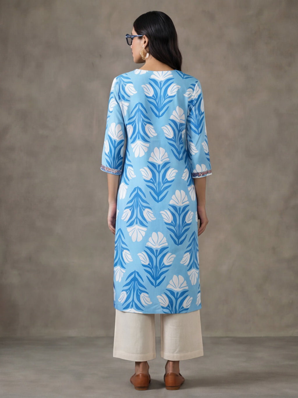 Jaipur Kurti Women's Floral Embroidered Straight Kurta Viscose Rayon Blue