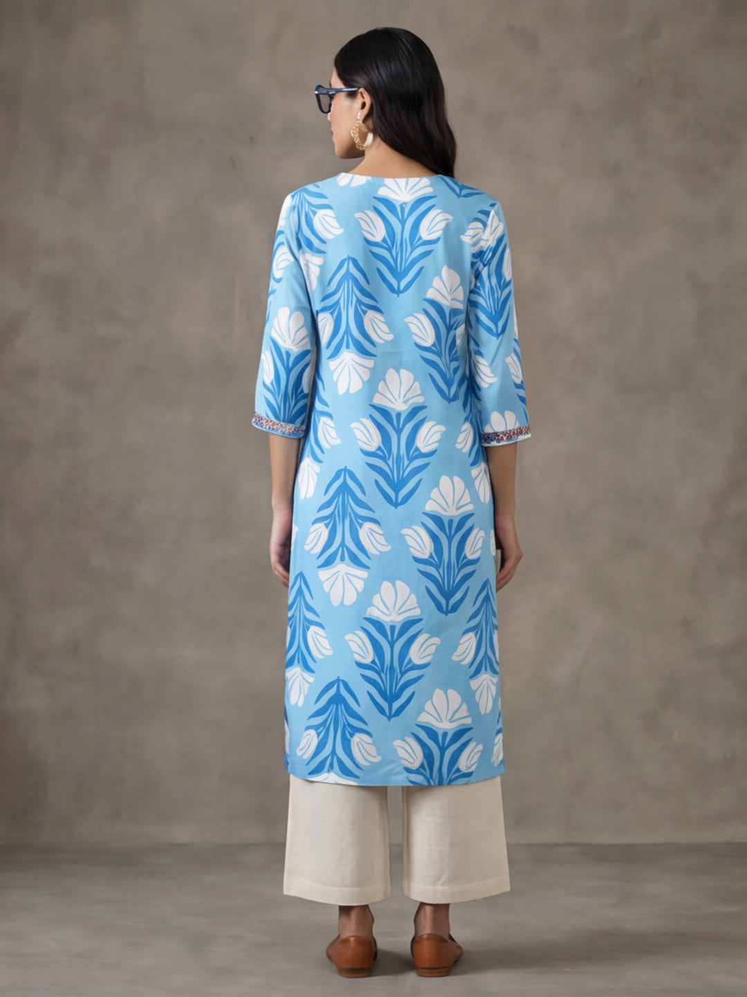 Jaipur Kurti Women's Floral Embroidered Straight Kurta Viscose Rayon Blue