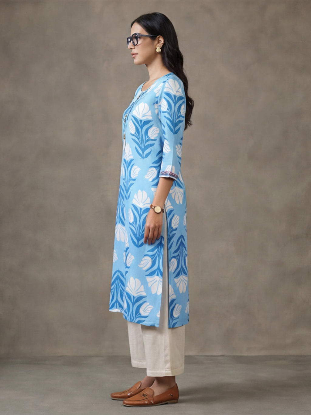 Jaipur Kurti Women's Floral Embroidered Straight Kurta Viscose Rayon Blue