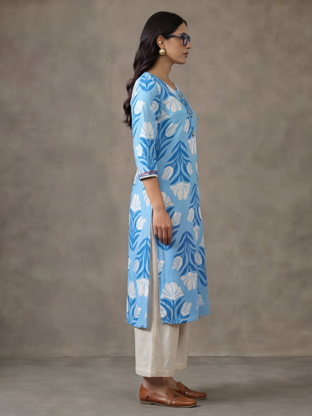 Jaipur Kurti Women's Floral Embroidered Straight Kurta Viscose Rayon Blue