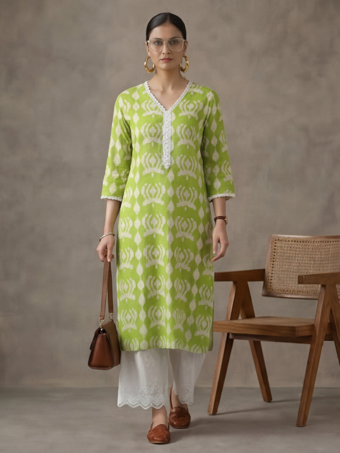 Jaipur Kurti Women's Floral Embroidered Straight Viscose Rayon Kurta Green
