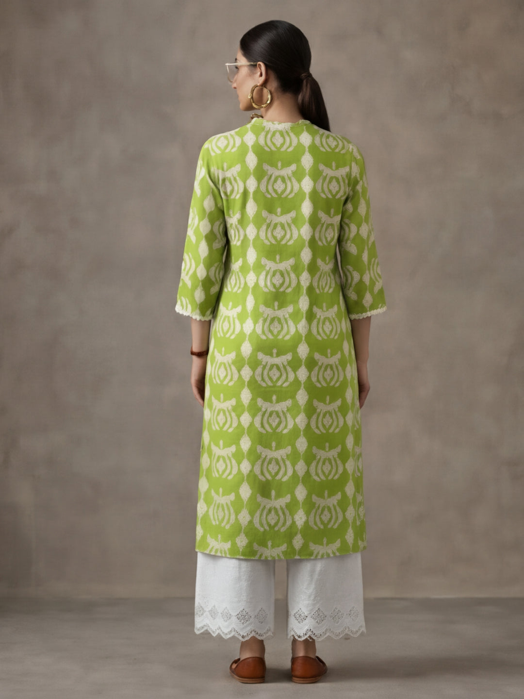 Jaipur Kurti Women's Floral Embroidered Straight Viscose Rayon Kurta Green